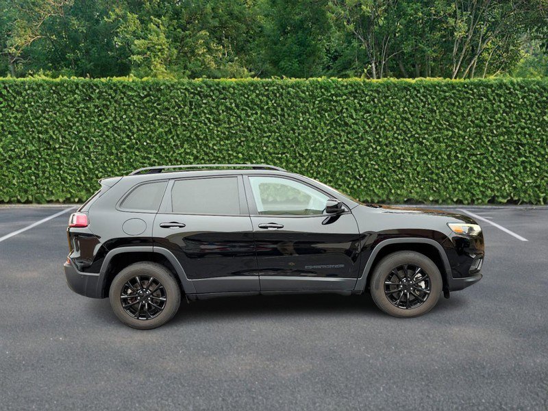 Used 2023 Jeep Cherokee Altitude Lux image 2