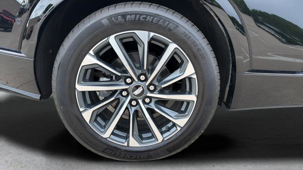 Used 2025 Cadillac Lyriq Sport AWD/4WD image 29