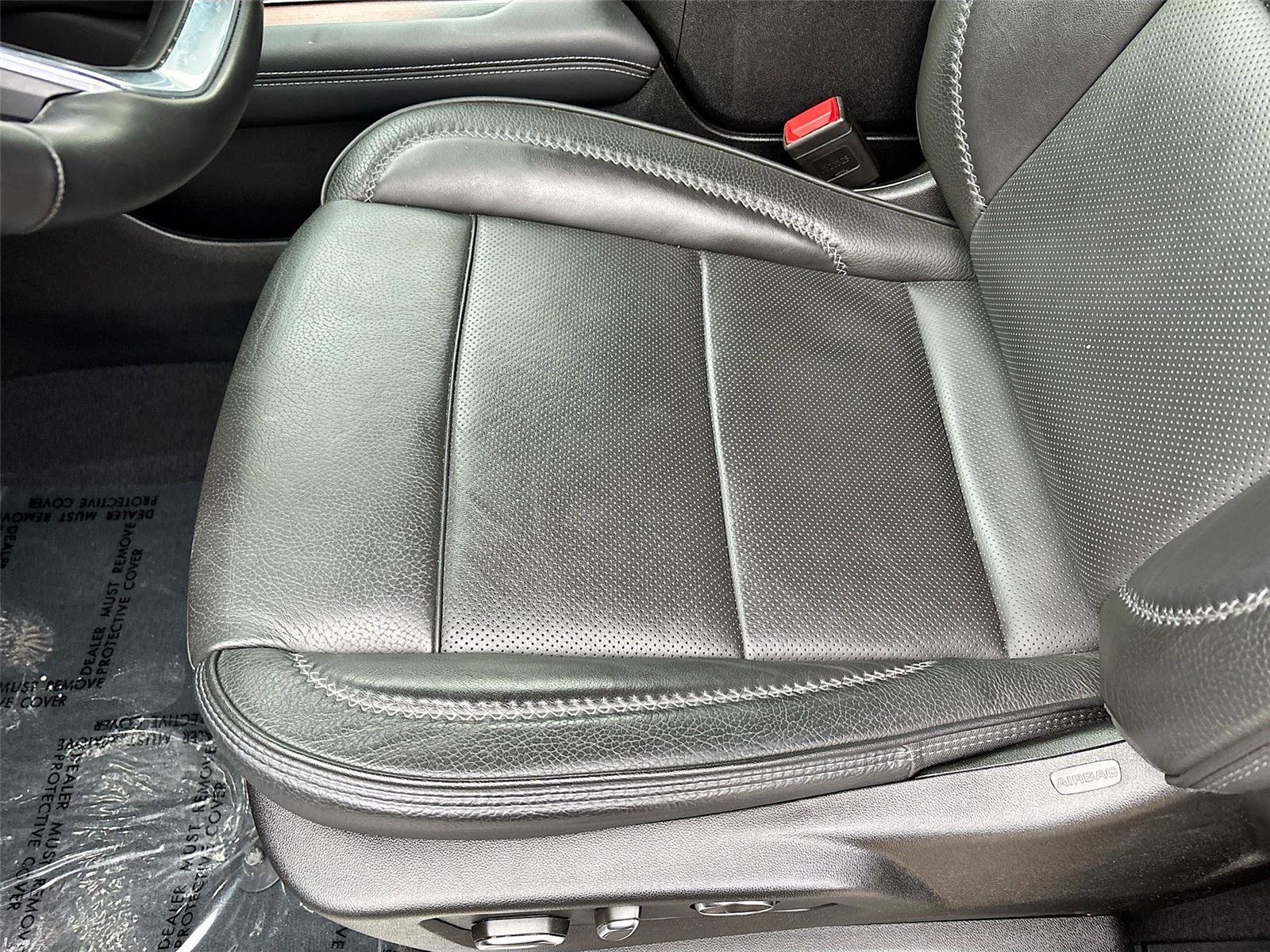 Used 2025 GMC Yukon XL Denali RWD image 20