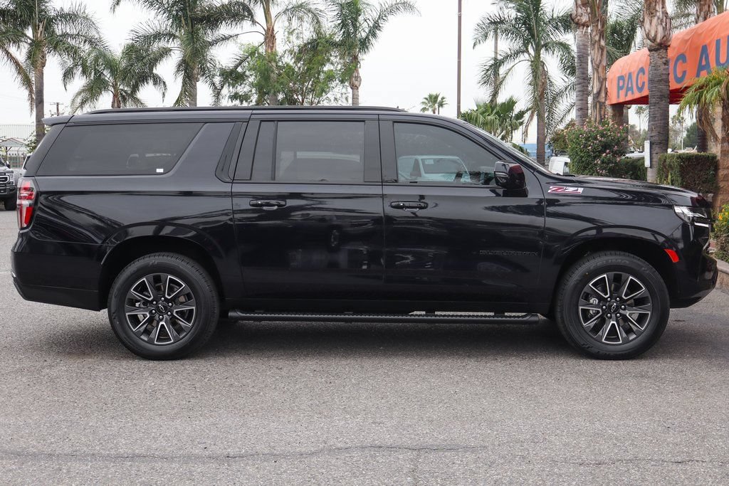 Used 2022 Chevrolet Suburban Z71 w/ Luxury Package AWD/4WD image 10