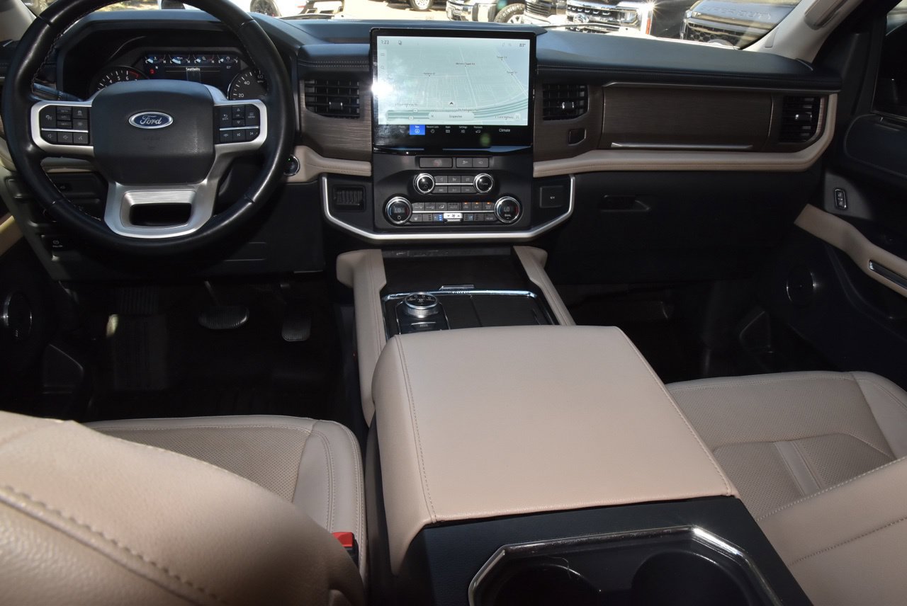 Used 2022 Ford Expedition Limited RWD image 17