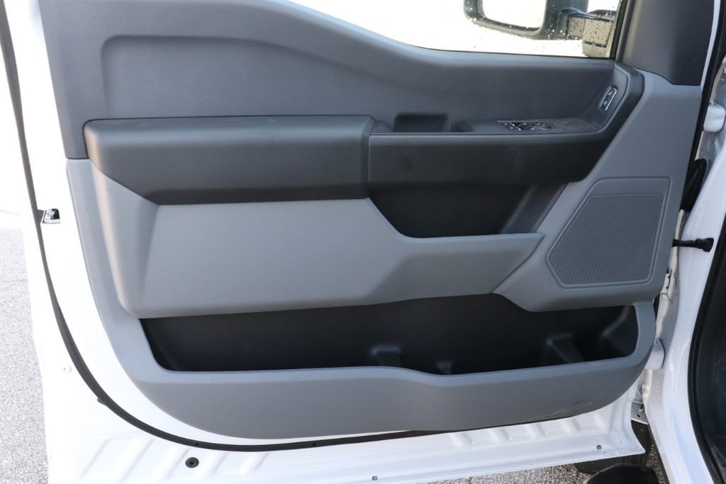 New 2026 Ford F550 4x4 Regular Cab Super Duty image 32