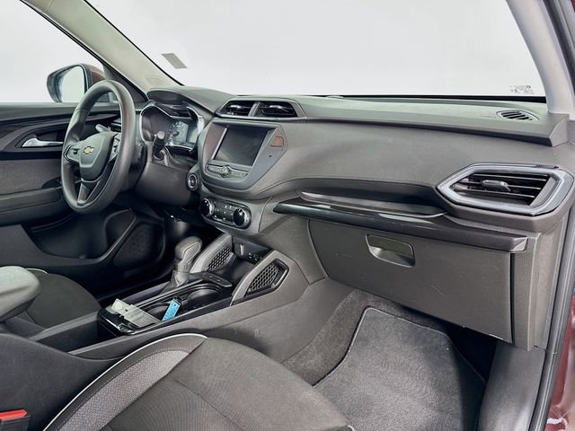 Used 2022 Chevrolet TrailBlazer LT w/ Driver Confidence Package image 28