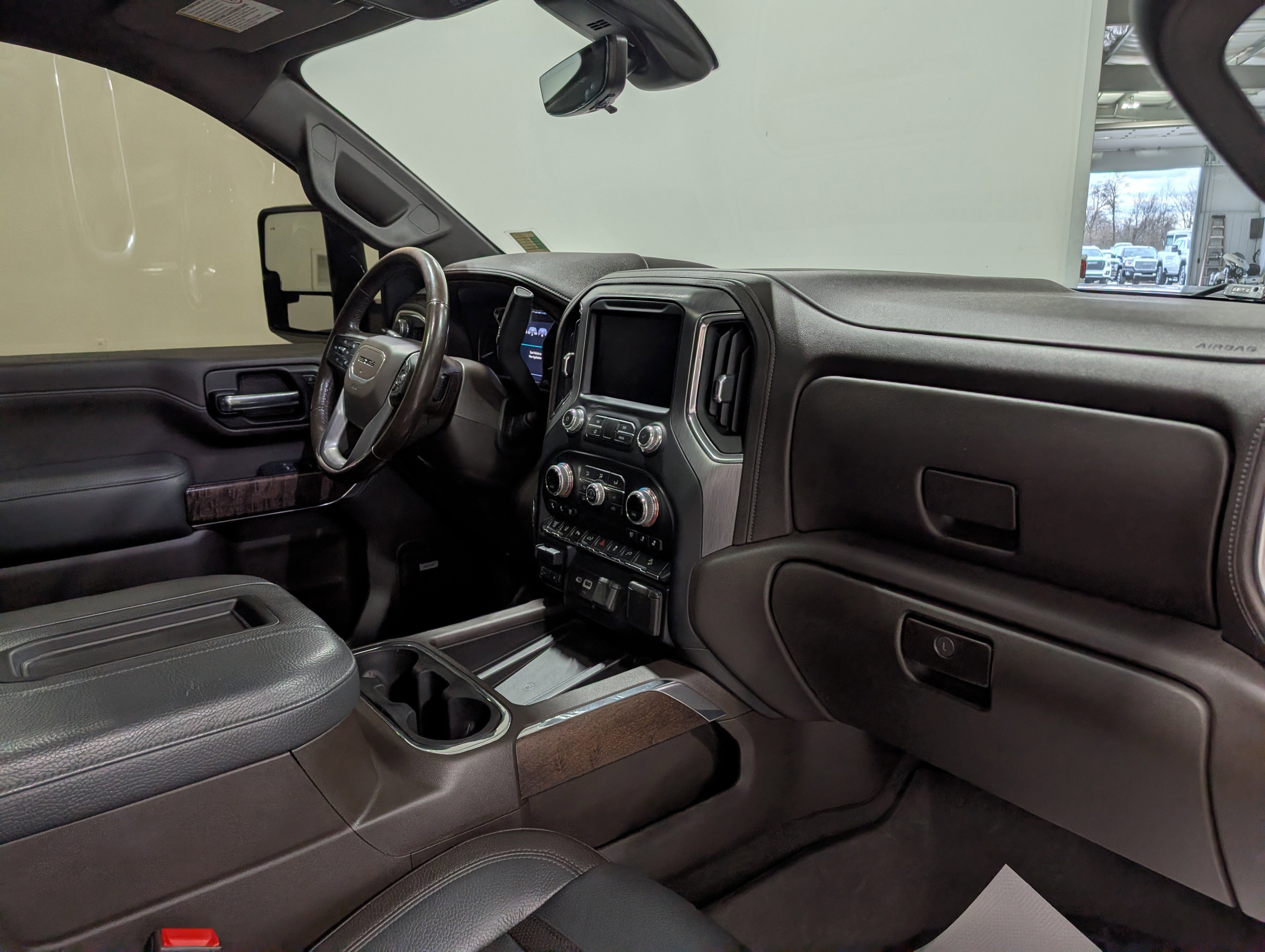 Used 2020 GMC Sierra 2500 Denali w/ Denali Ultimate Package AWD/4WD image 20