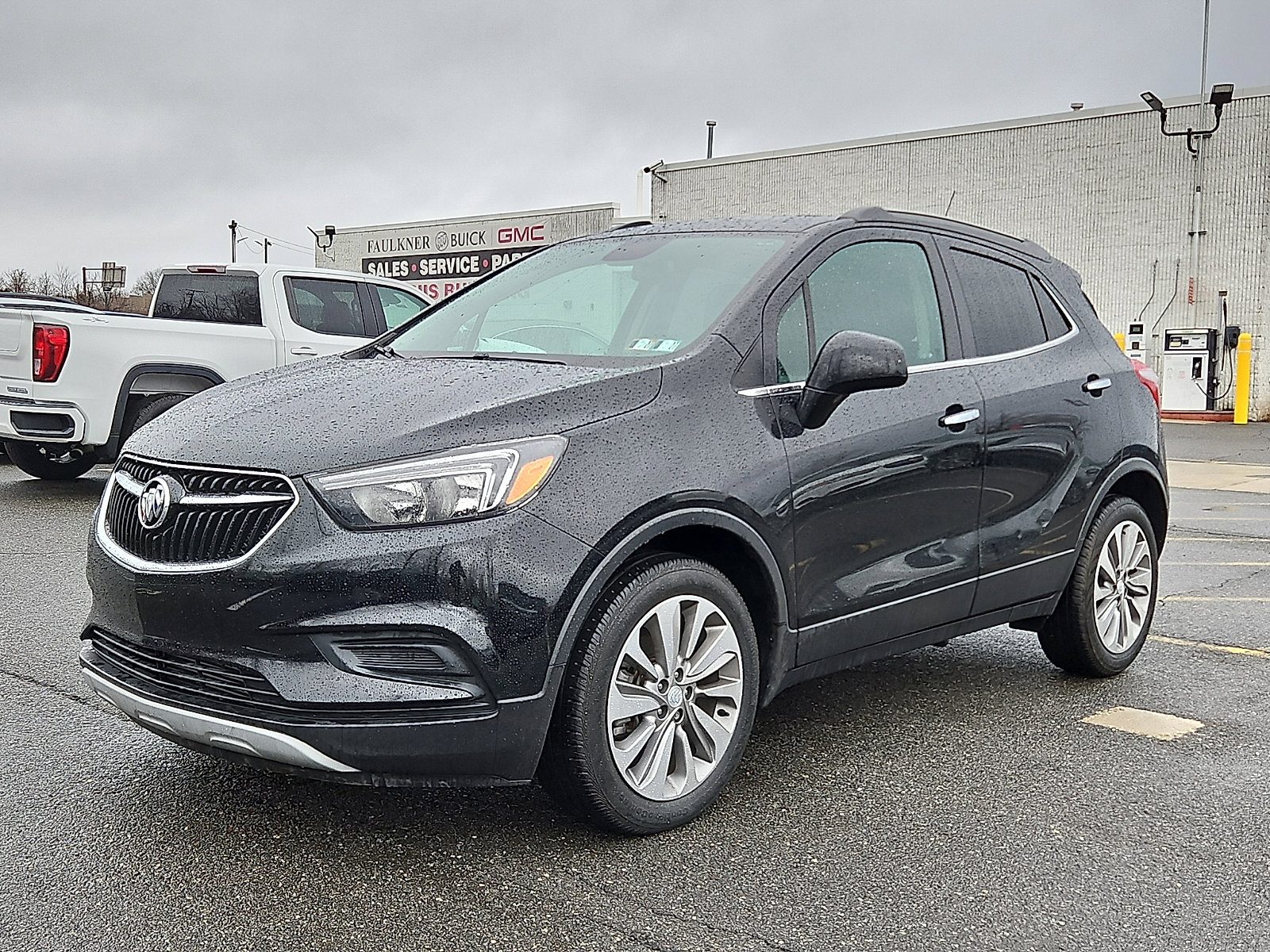 Used 2020 Buick Encore Preferred w/ Safety Package image 3