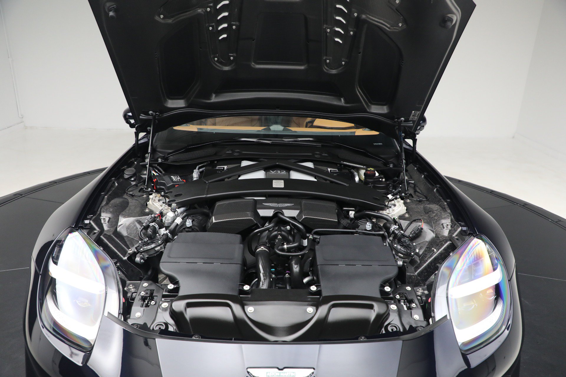 New 2026 Aston Martin Vanquish RWD image 43