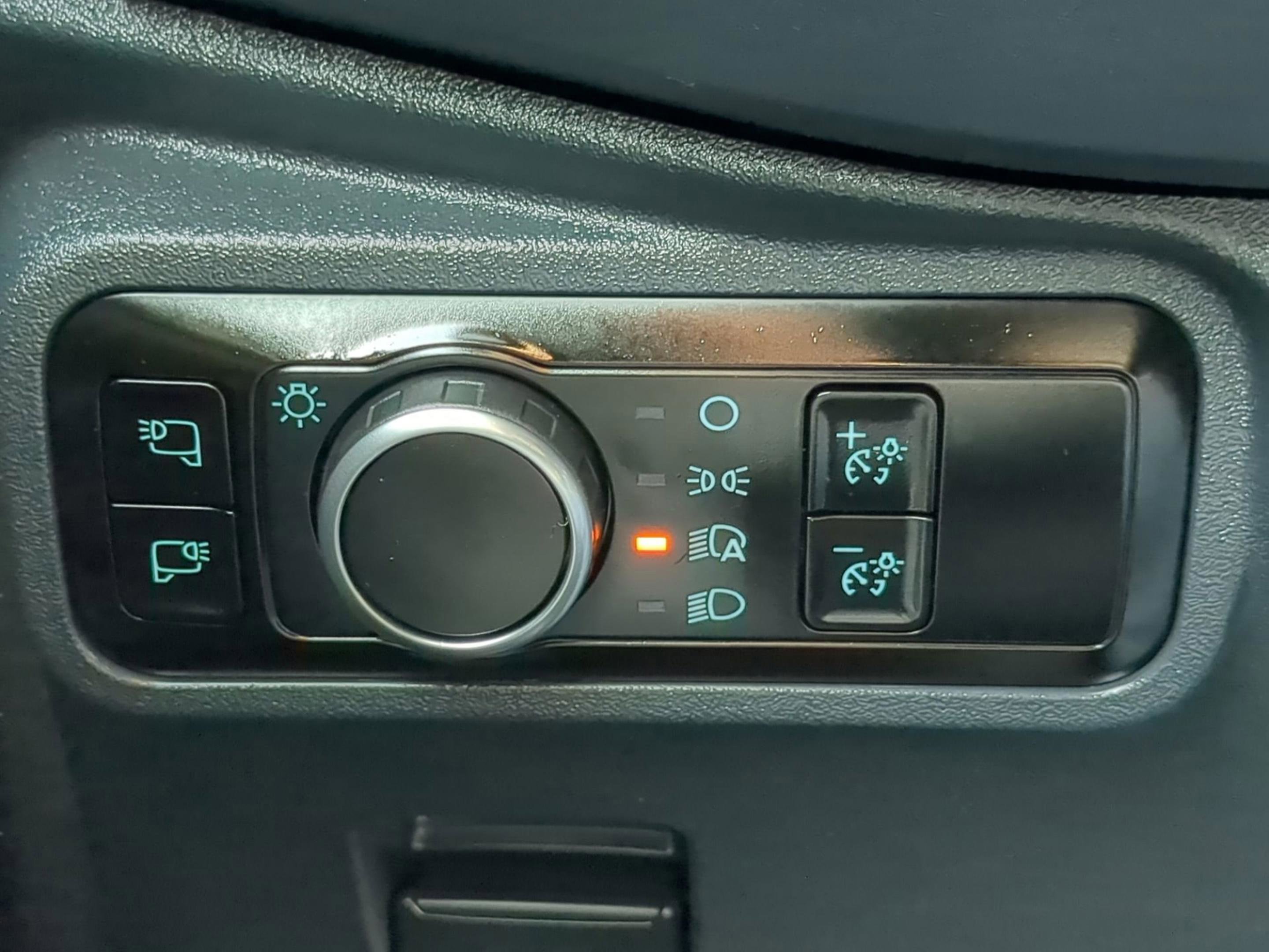 Used 2025 Ford Bronco Badlands image 53