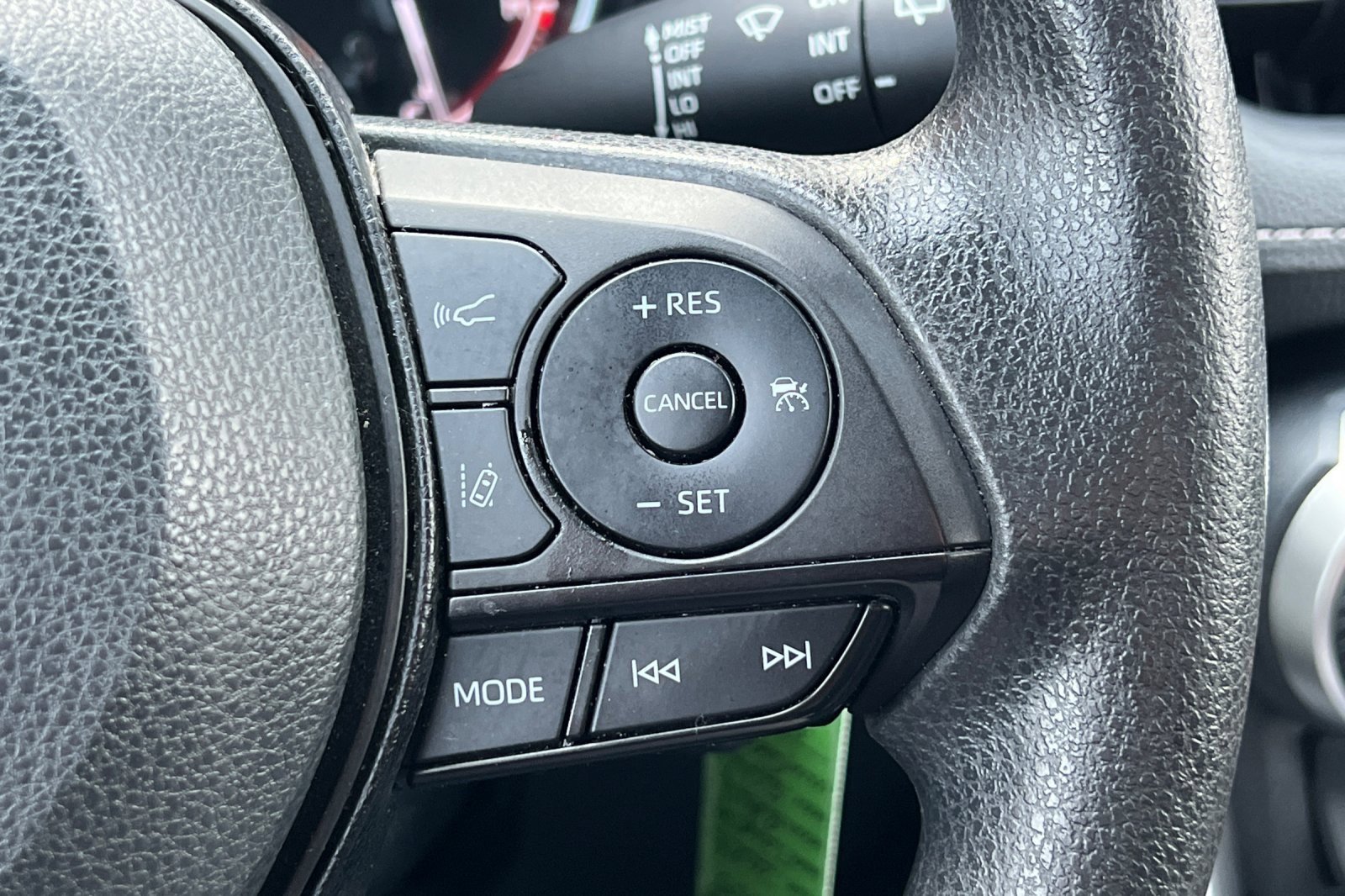 Used 2024 Toyota RAV4 LE image 31