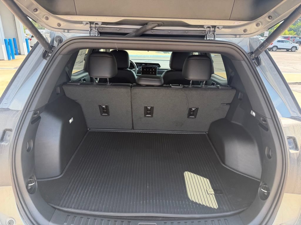 New 2027 GMC Terrain Elevation w/ Elevation Premium Package AWD/4WD image 8