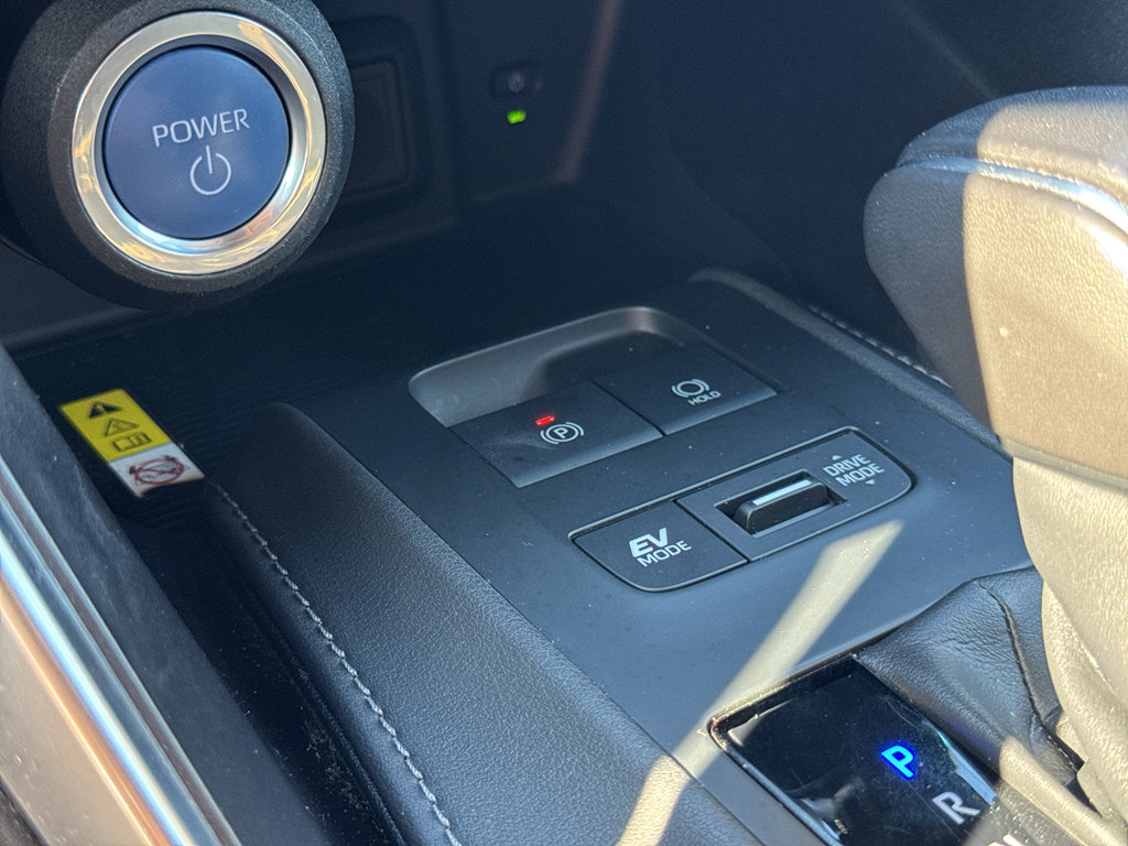 Used 2022 Toyota Venza LE image 26