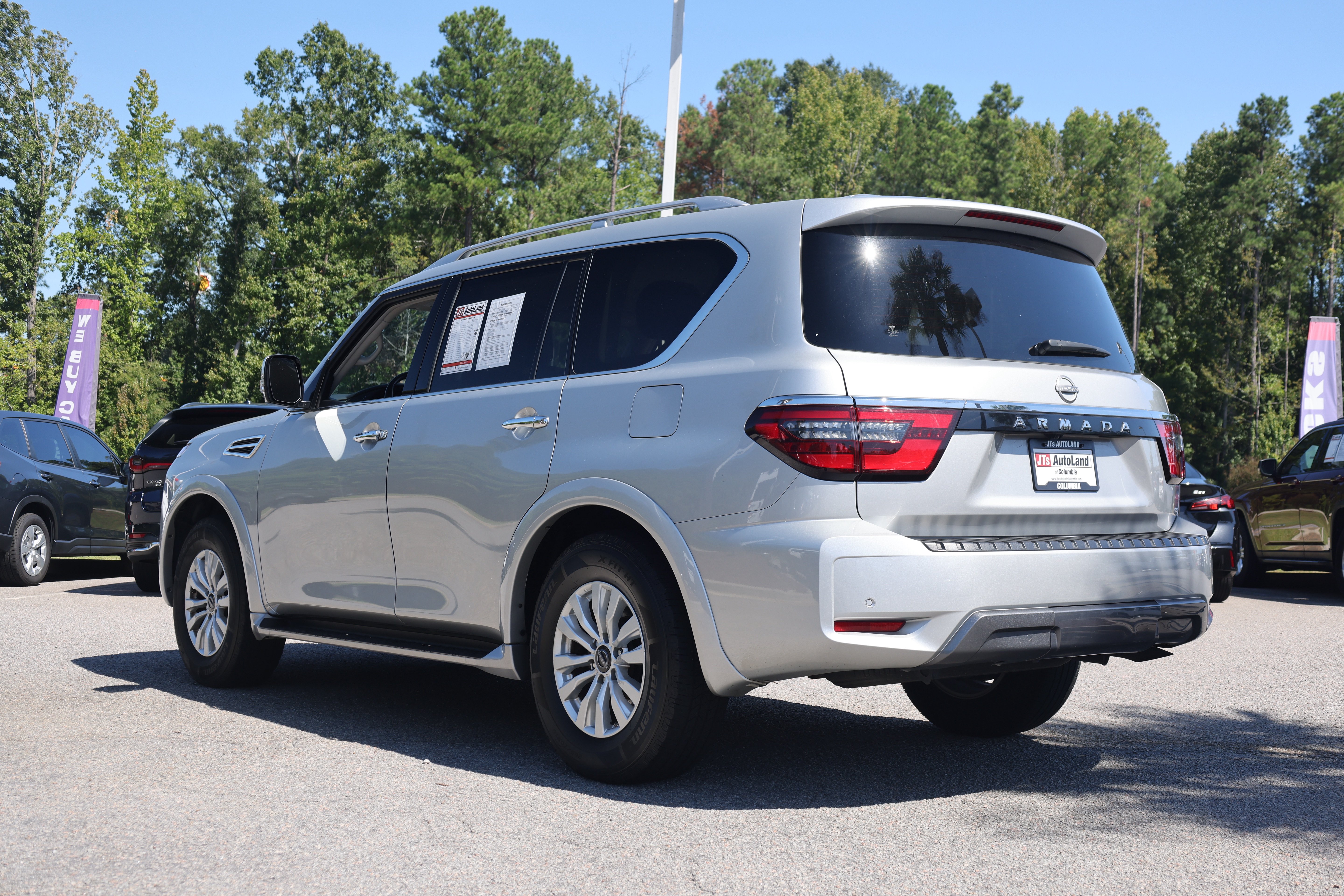 Used 2024 Nissan Armada SV RWD image 3