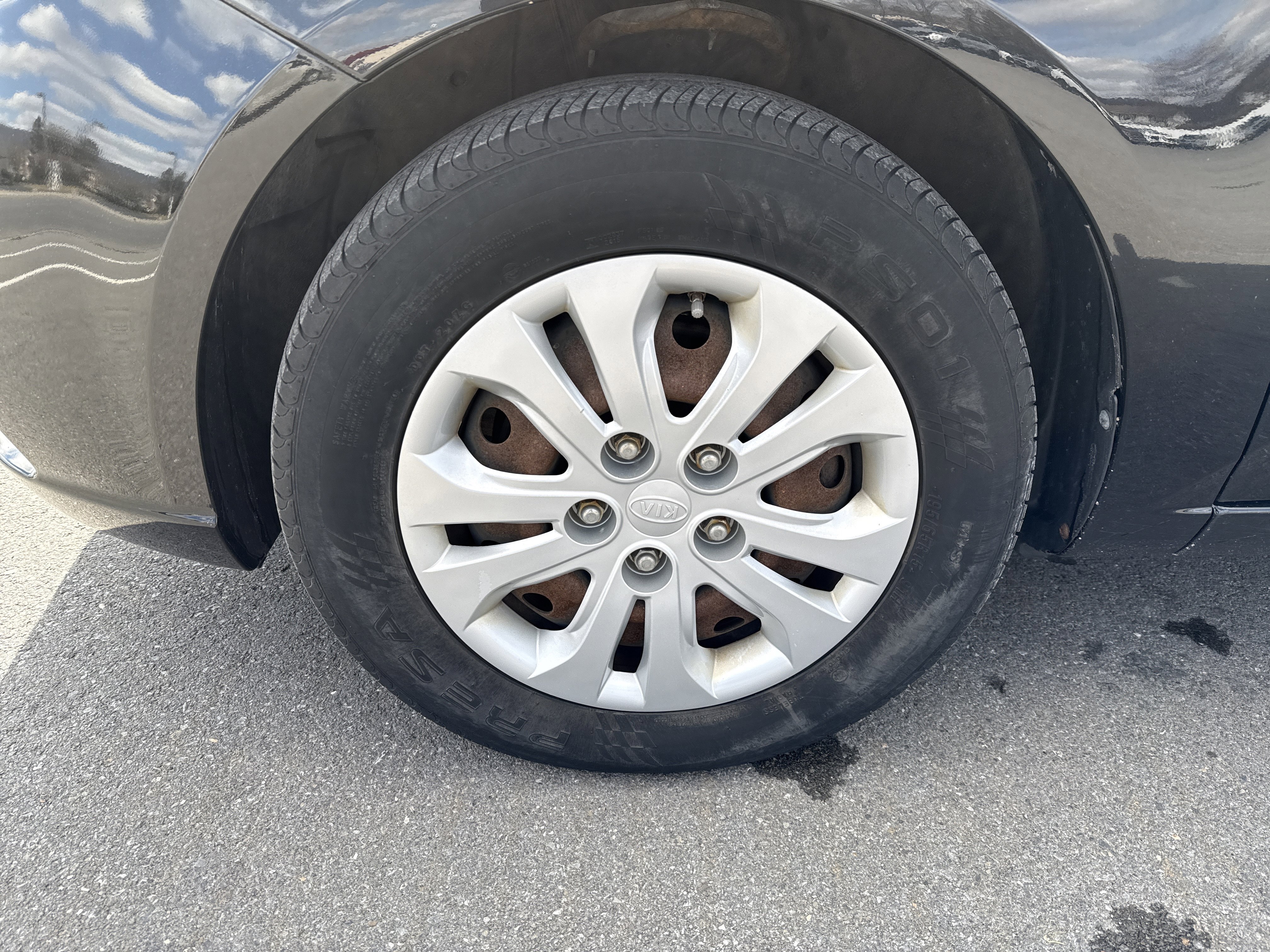Used 2010 Kia Forte EX image 11