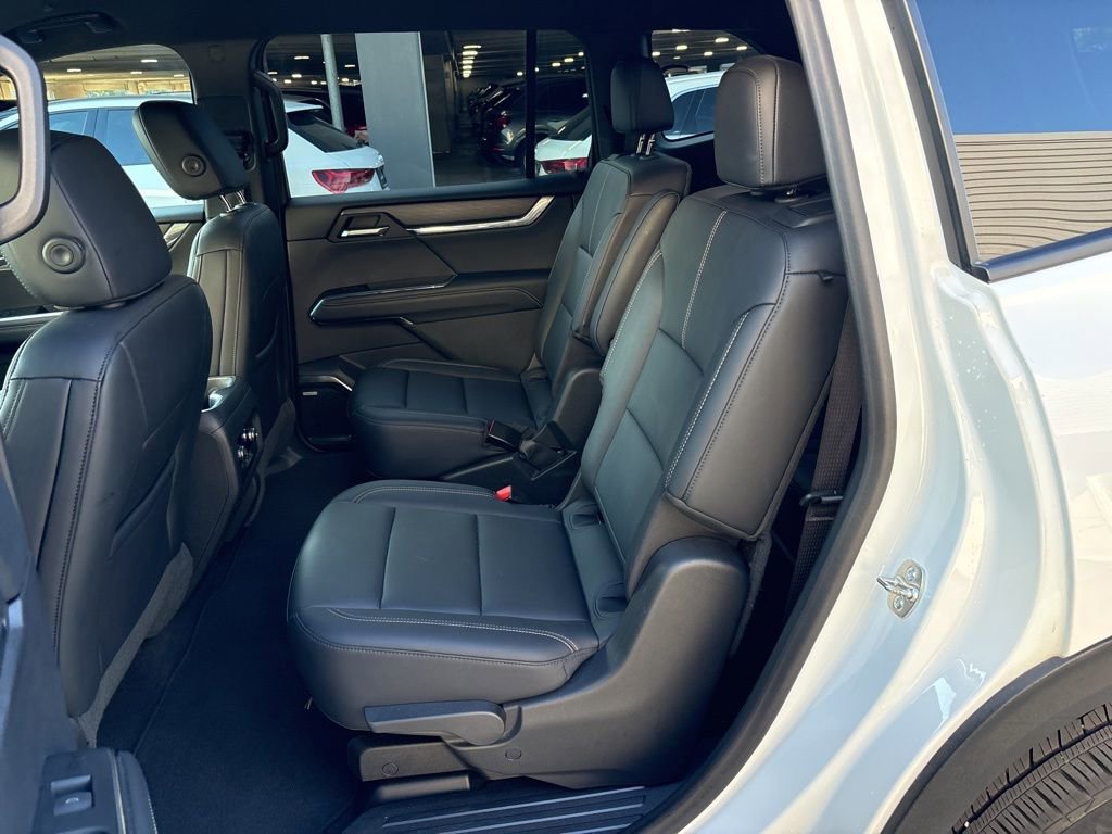 Used 2024 GMC Acadia Elevation image 14