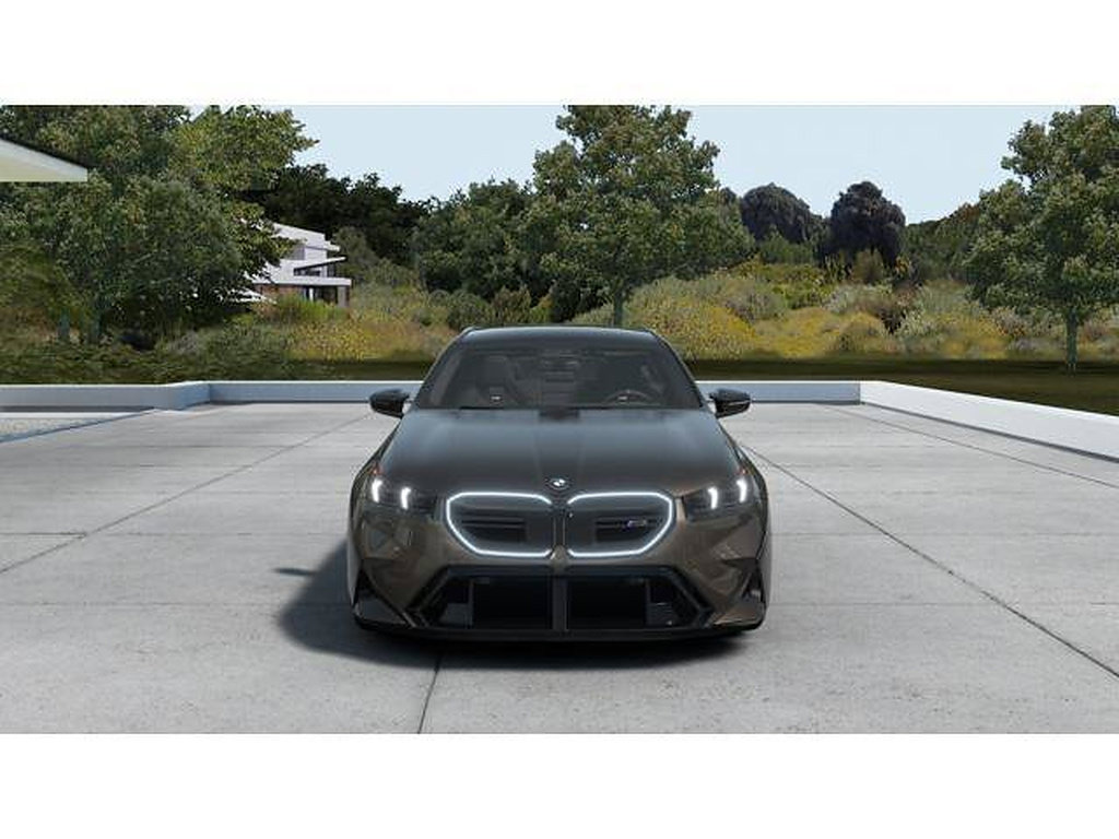 New 2026 BMW M5 Touring AWD/4WD image 3
