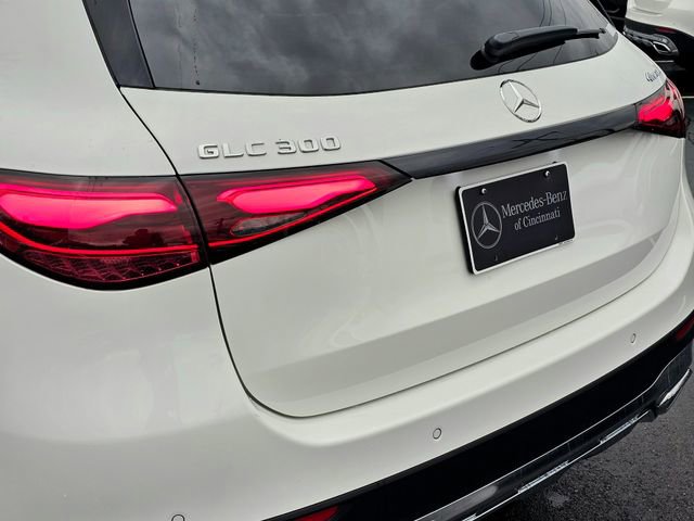 Used 2024 Mercedes-Benz GLC 300 4MATIC image 13
