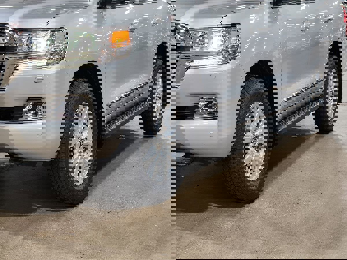 Used 2019 Toyota Land Cruiser image 17