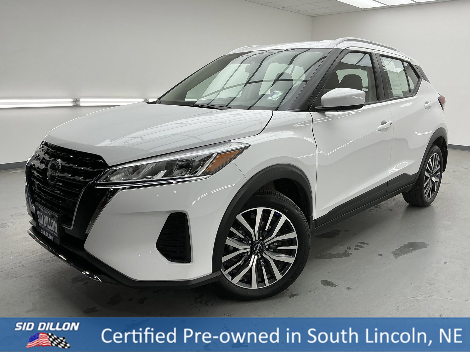 Used 2024 Nissan Kicks SV image 1