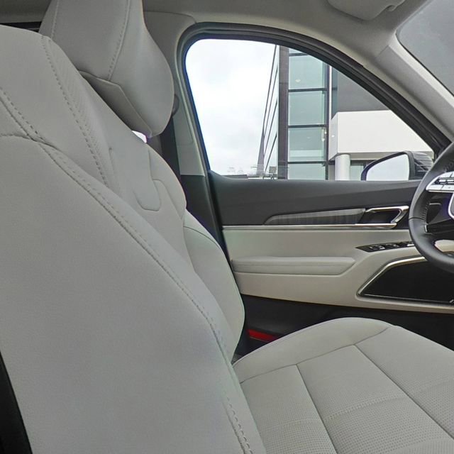 Used 2024 Kia Telluride EX w/ EX Captain's Chair Package FWD image 30