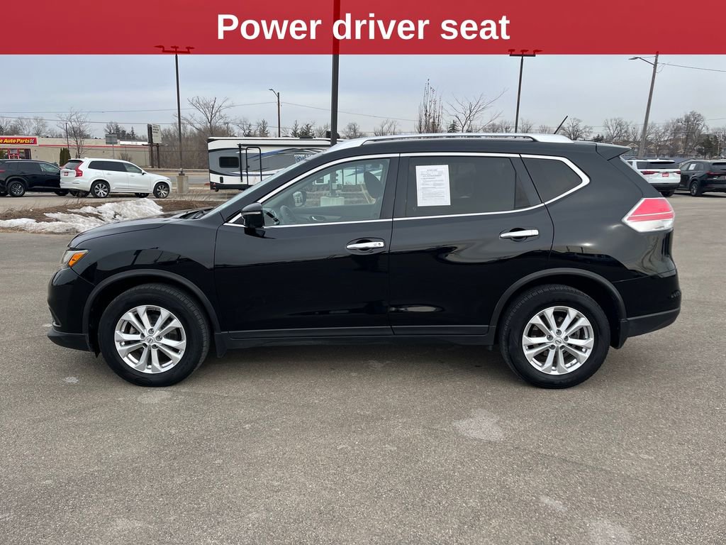 Used 2015 Nissan Rogue SV w/ SV Premium Package image 2