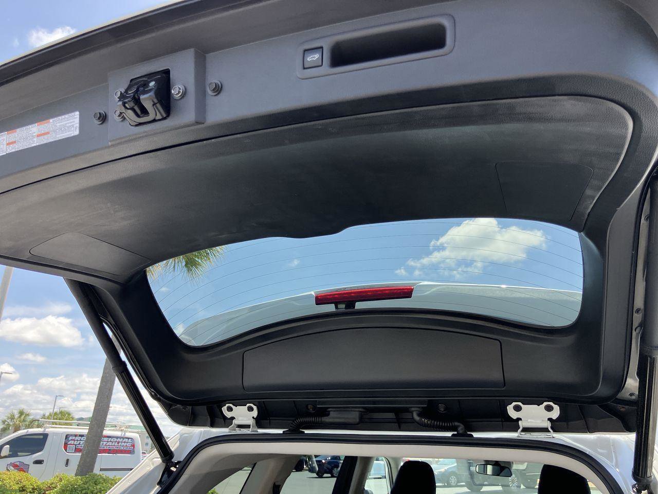 Used 2022 Toyota Highlander LE AWD/4WD image 25
