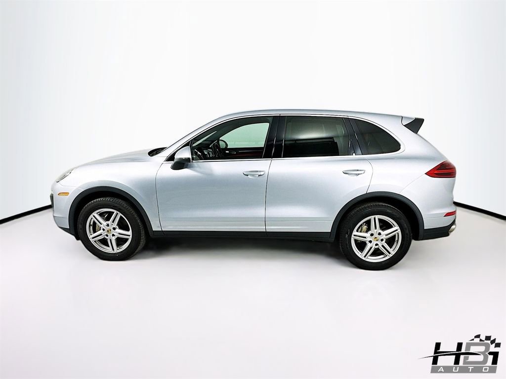 Used 2017 Porsche Cayenne S image 9