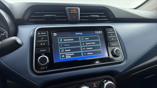 Used 2025 Nissan Versa SV FWD image 33