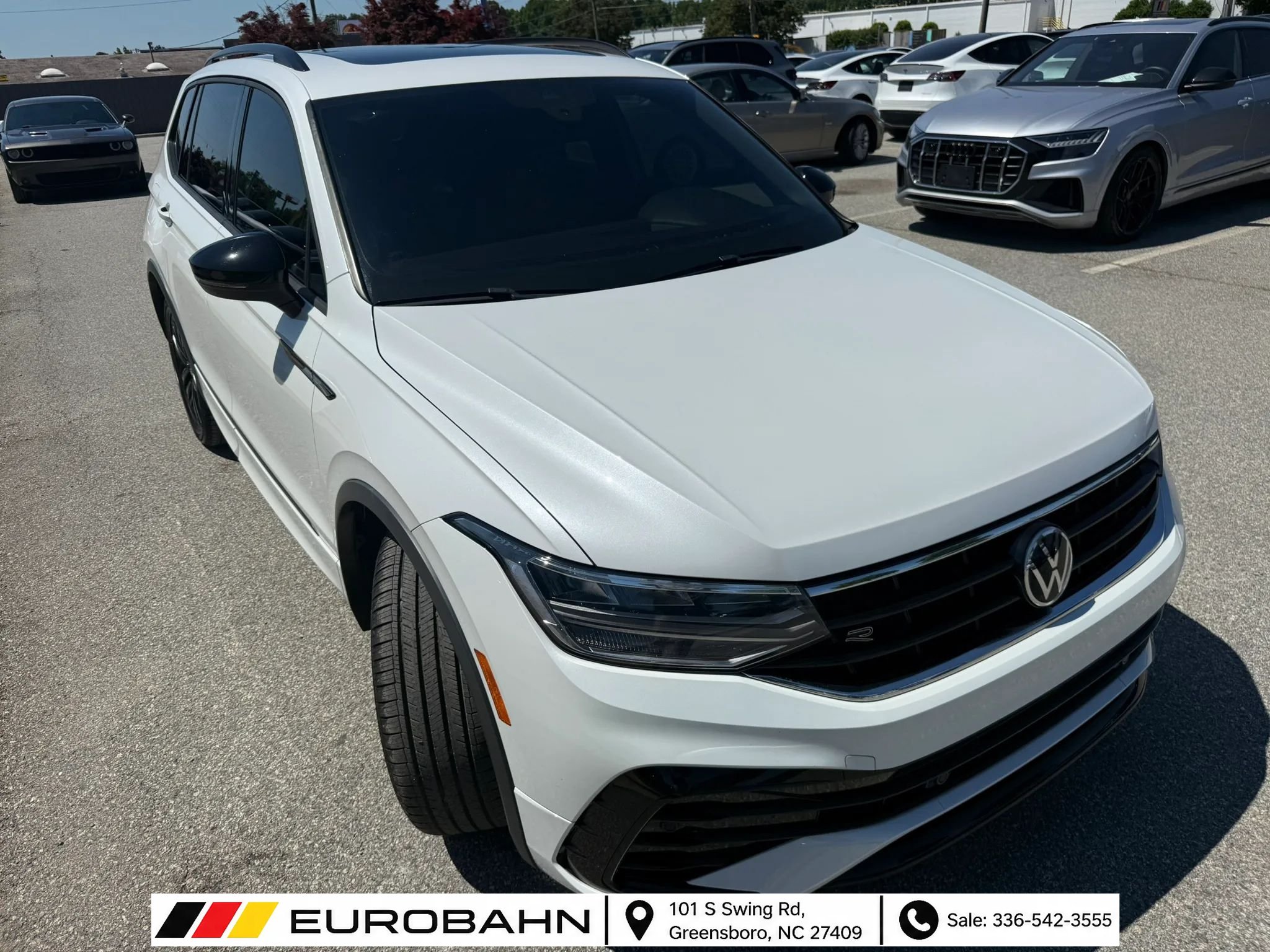Used 2022 Volkswagen Tiguan SE R-Line FWD image 7