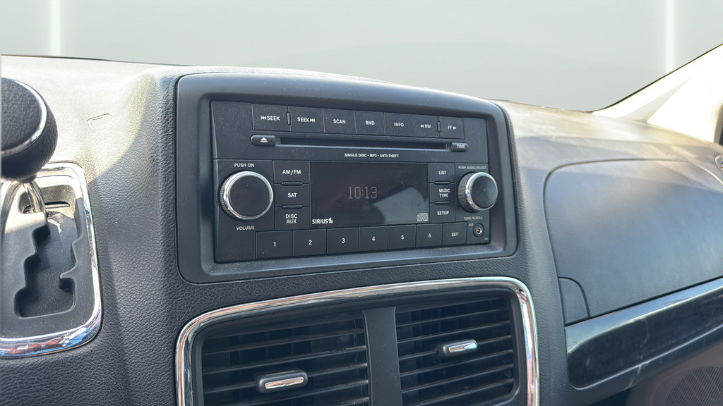 Used 2014 Dodge Grand Caravan SXT FWD image 24