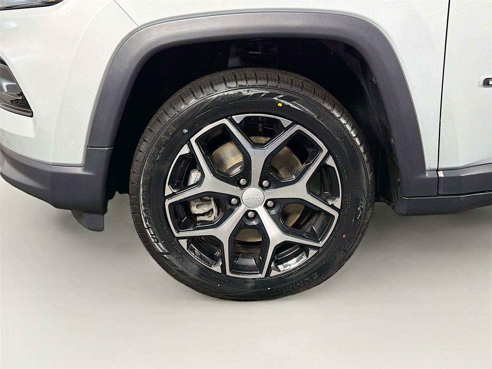 Used 2024 Jeep Compass Limited image 29