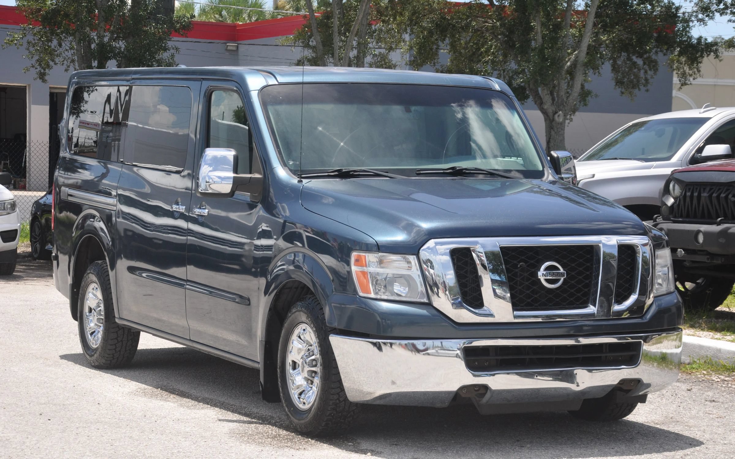 Used 2013 Nissan NV 3500 SV w/ Technology Pkg RWD image 4