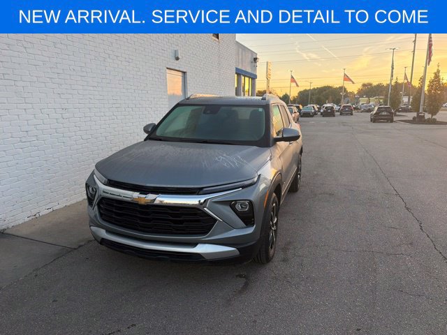 Used 2024 Chevrolet TrailBlazer LT w/ LT Cold Weather Package FWD image 1
