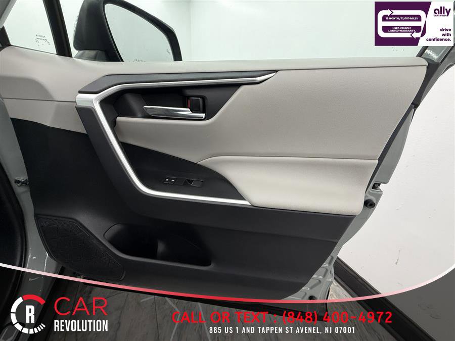 Used 2019 Toyota RAV4 XLE Premium w/ Cold Weather Package image 38