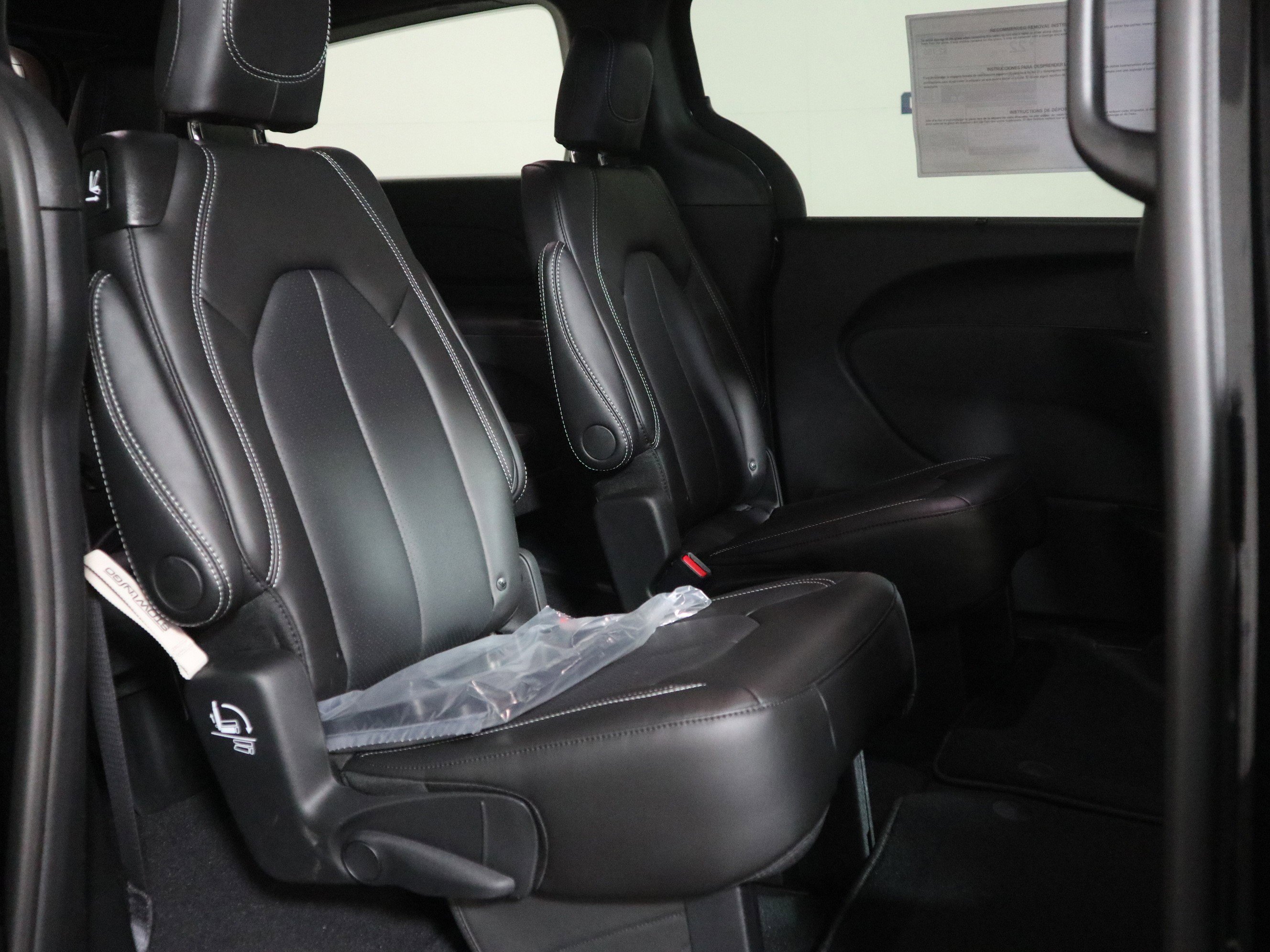 New 2026 Chrysler Pacifica Select image 21