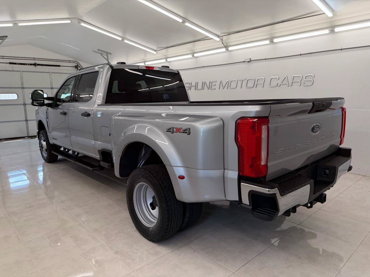 Used 2023 Ford F350 XLT AWD/4WD image 6
