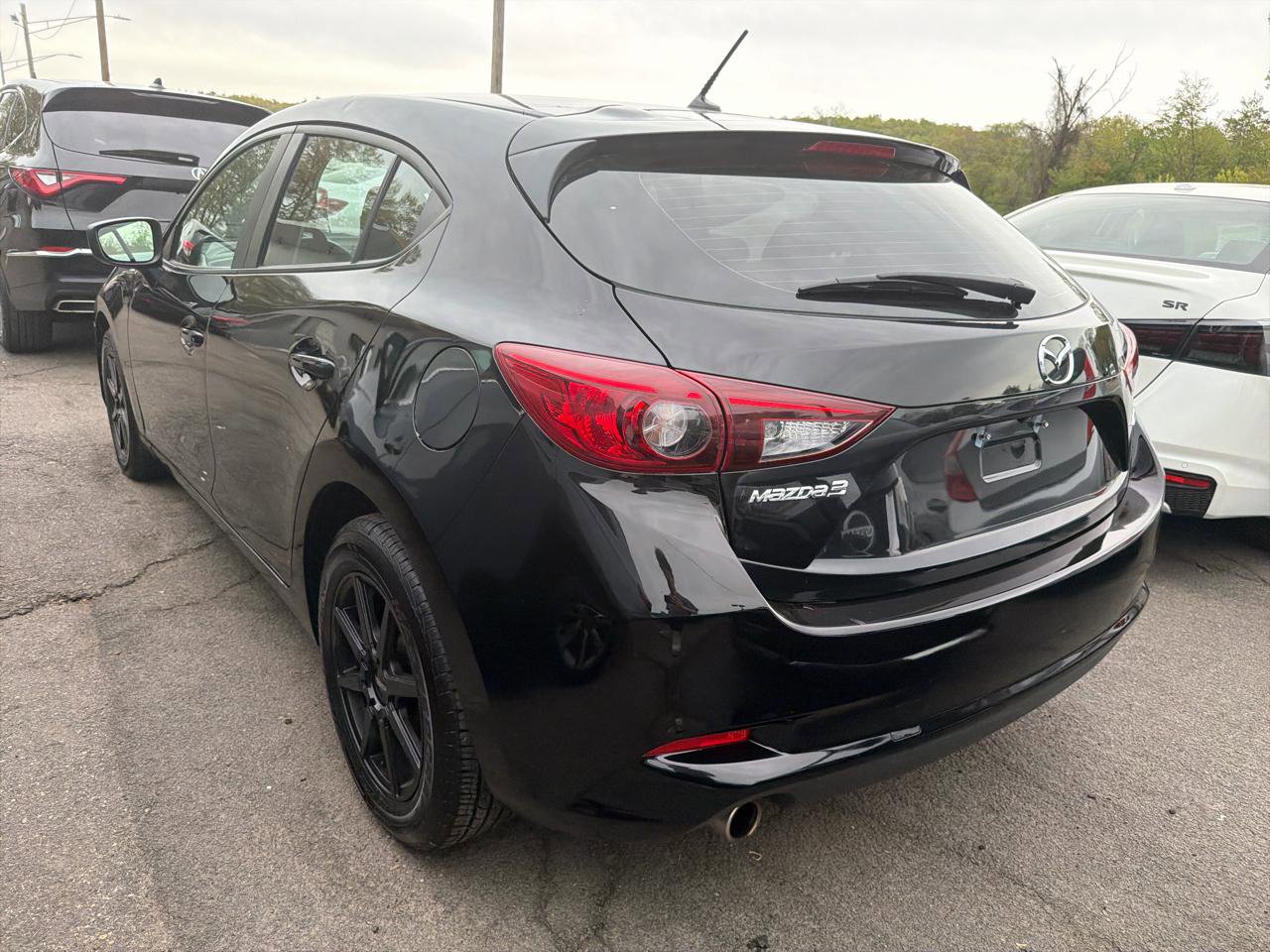 Used 2018 MAZDA MAZDA3 Sport FWD image 12