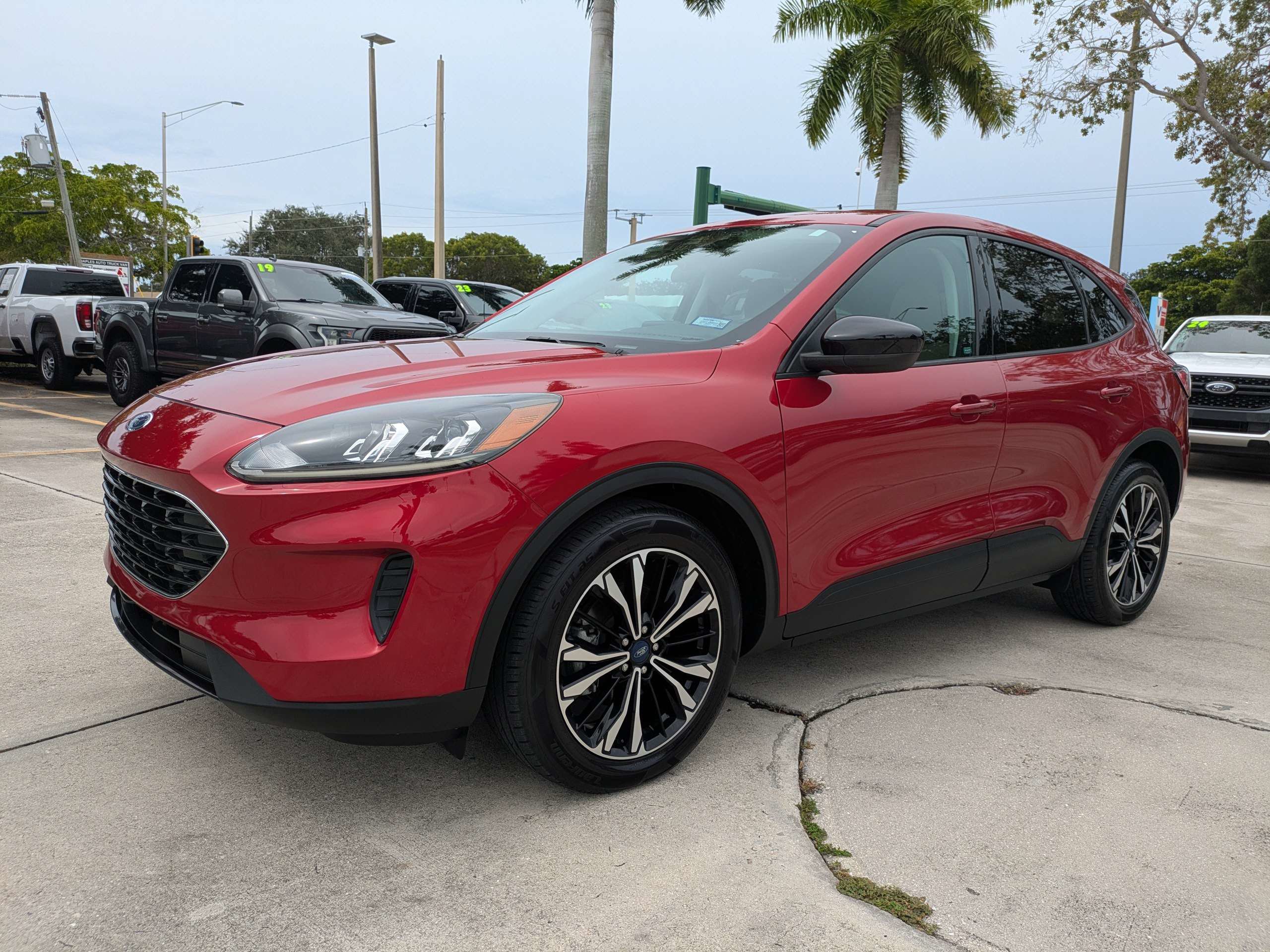 Used 2021 Ford Escape SE w/ SE Sport Appearance Package FWD image 7