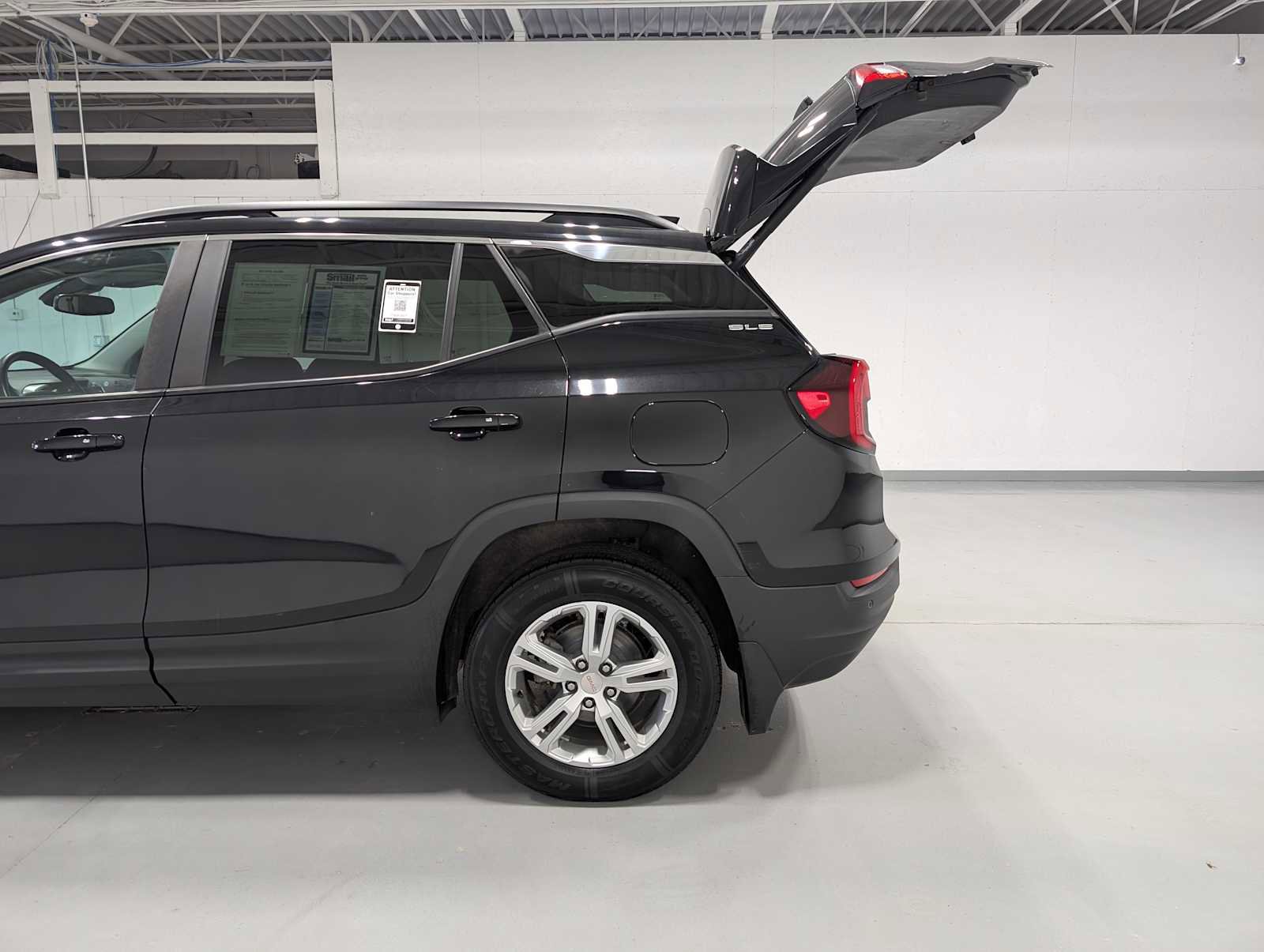 Used 2022 GMC Terrain SLE w/ Driver Convenience Package image 12