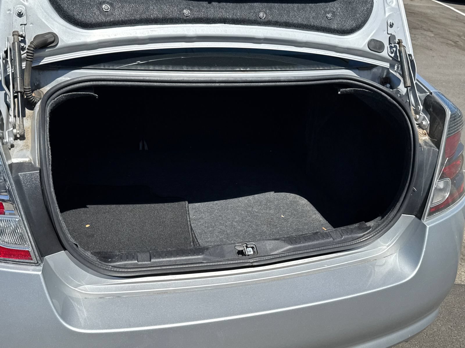 Used 2012 Nissan Sentra 2.0 SR w/ Convenience Pkg FWD image 7