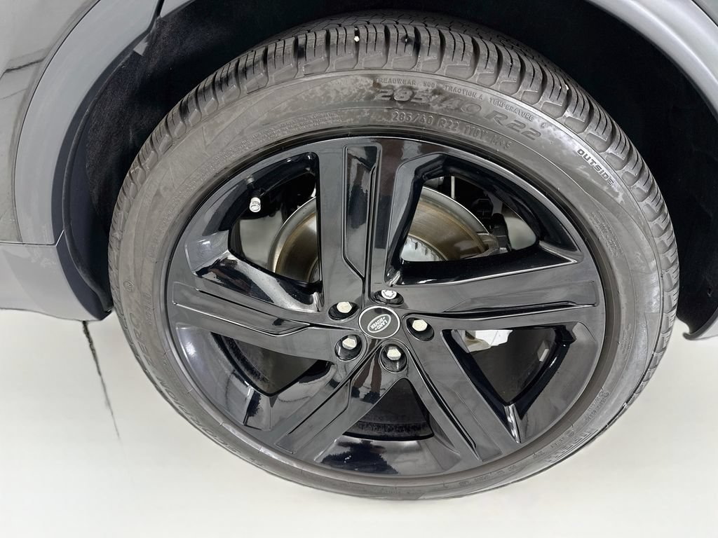 Certified 2025 Land Rover Discovery S AWD/4WD image 30