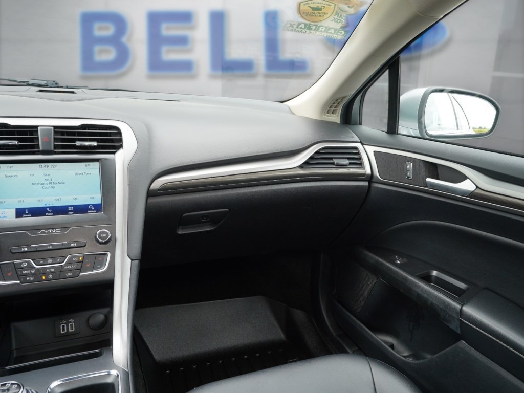 Used 2020 Ford Fusion SEL FWD image 28
