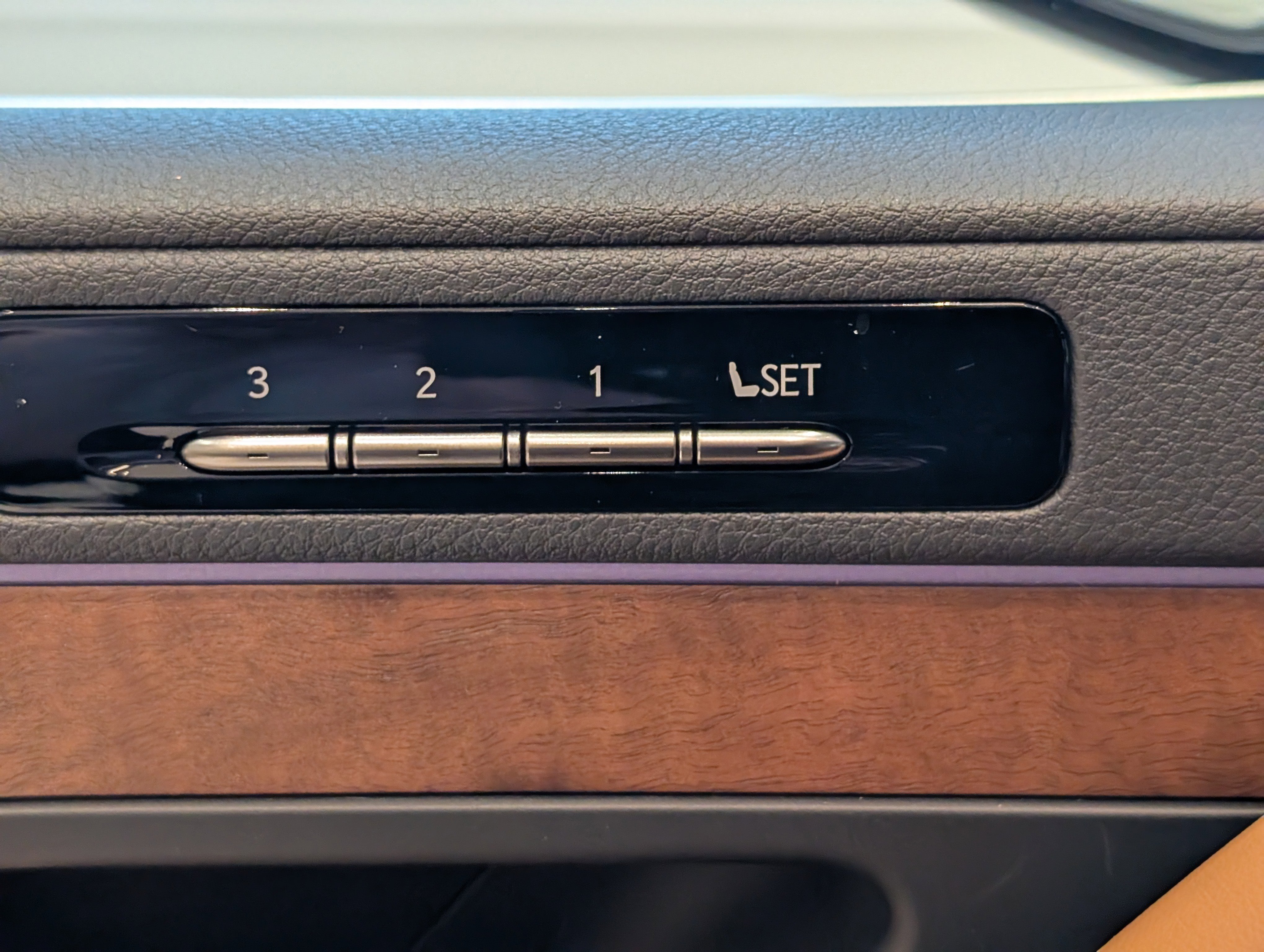 New 2026 Lexus LX 600 4WD w/ Luxury Package image 21