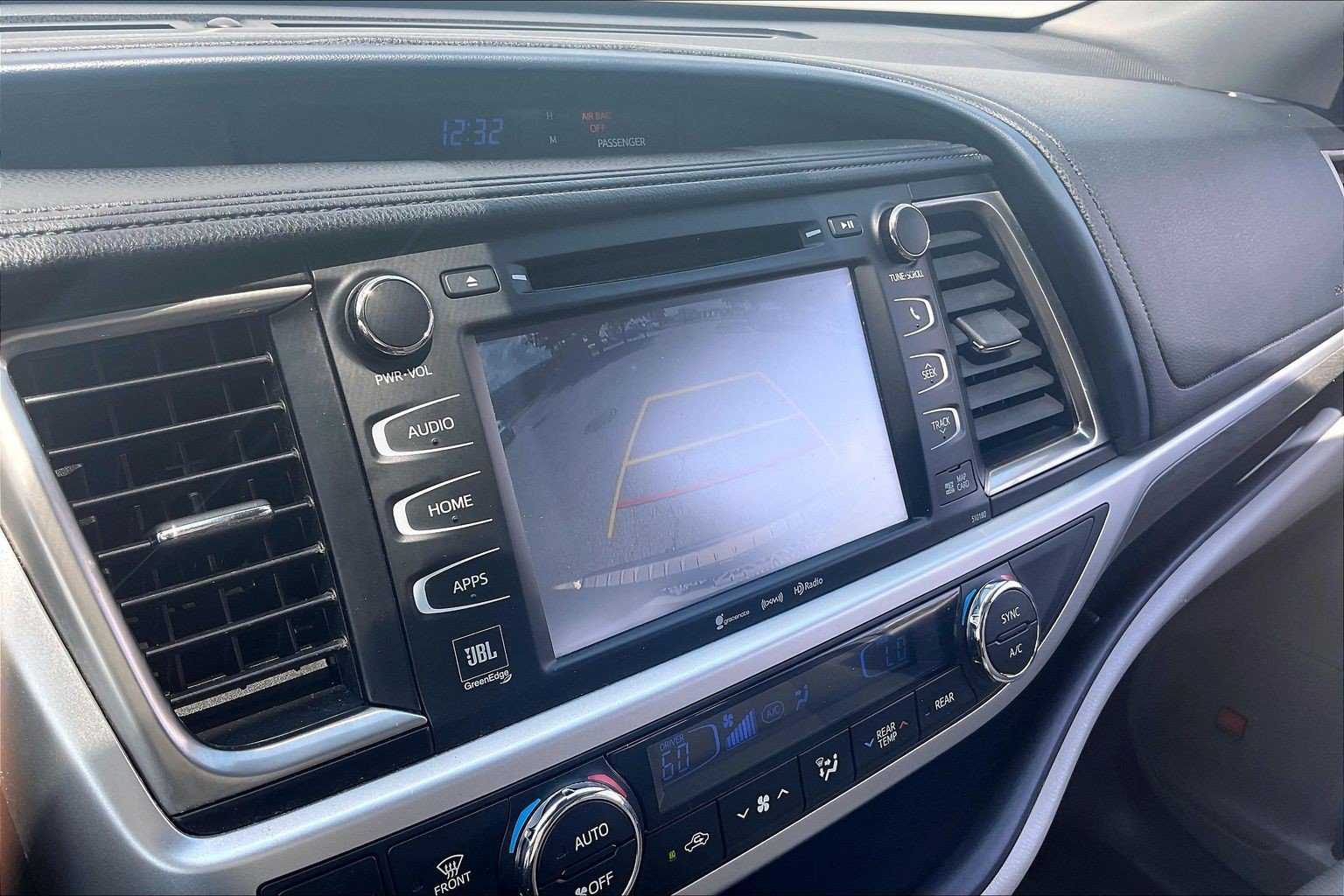 Used 2018 Toyota Highlander Limited AWD/4WD image 26