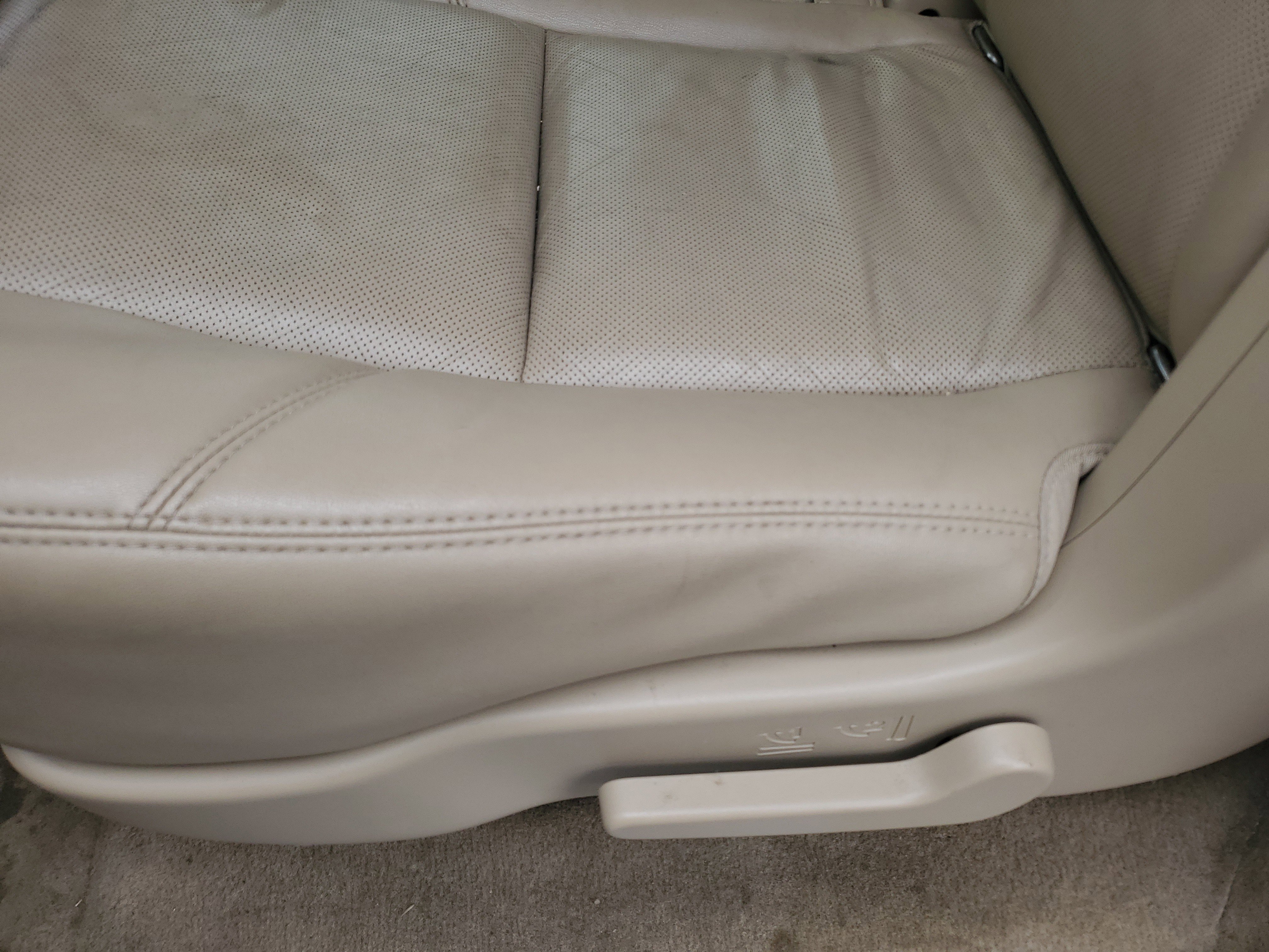 Used 2011 GMC Yukon XL Denali image 31