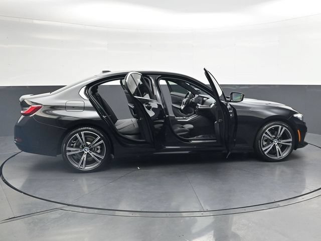 Used 2024 BMW 330i Sedan w/ Convenience Package RWD image 36