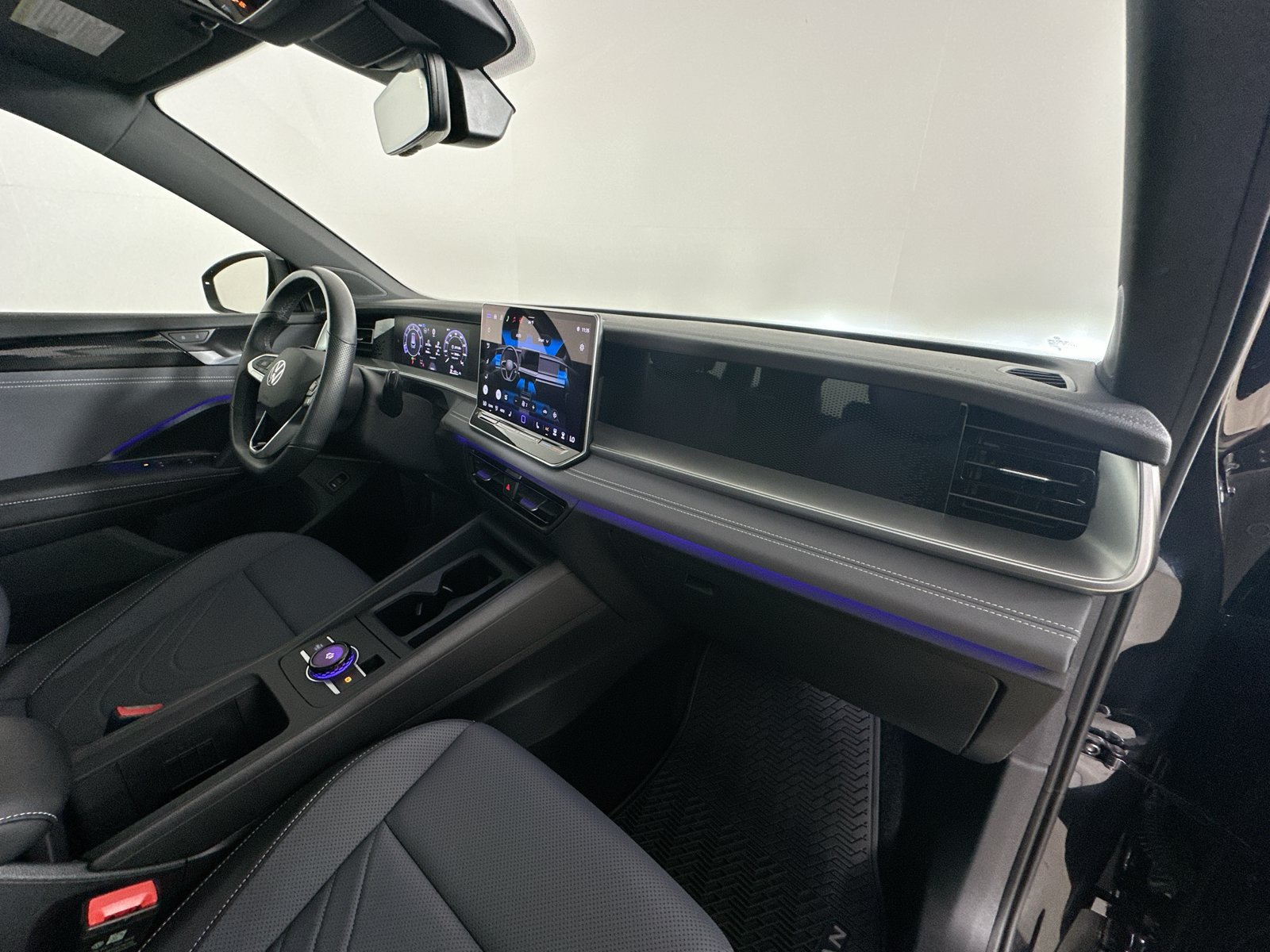 Certified 2026 Volkswagen Tiguan SE R-Line AWD/4WD image 46
