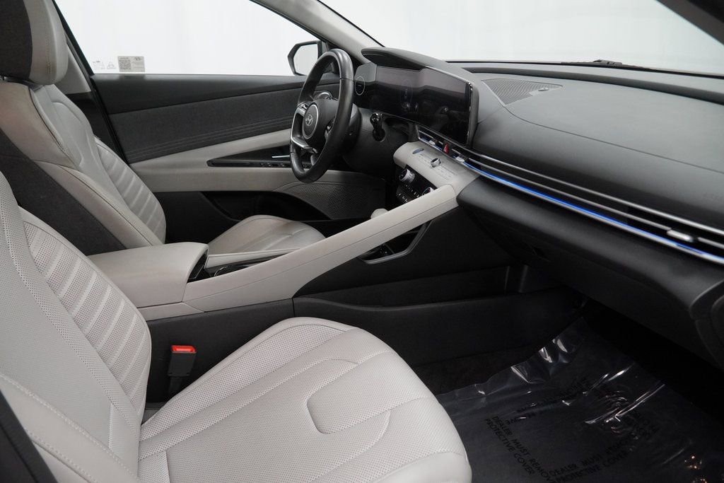 Used 2024 Hyundai Elantra Limited image 49