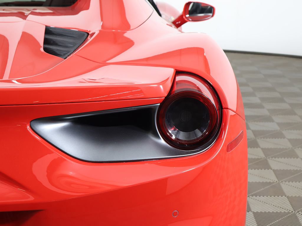 Used 2019 Ferrari 488 Spider image 18
