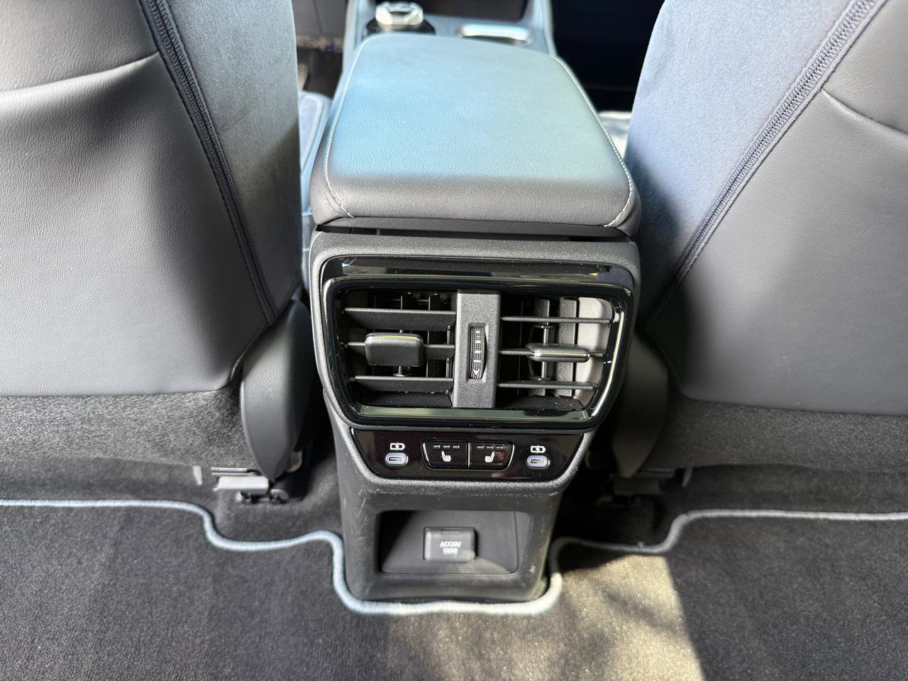 Used 2023 Lexus RZ 450e Premium w/ Accessory Package (Z1) image 17