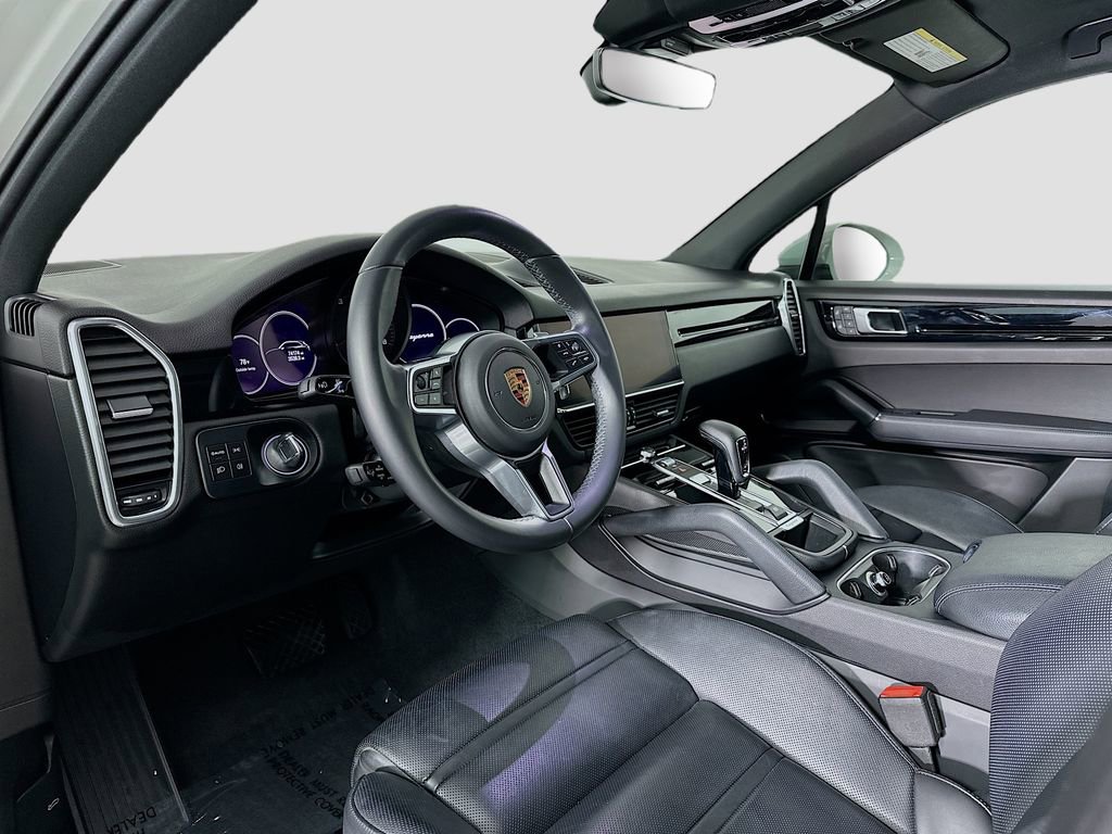 Certified 2022 Porsche Cayenne AWD/4WD image 4