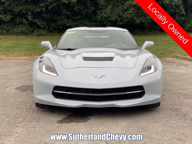 Used 2019 Chevrolet Corvette Stingray Coupe RWD image 2
